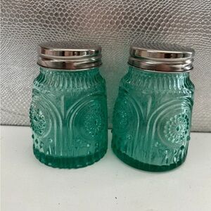 NEW Pioneer Woman Adeline Salt and Pepper Shaker Set